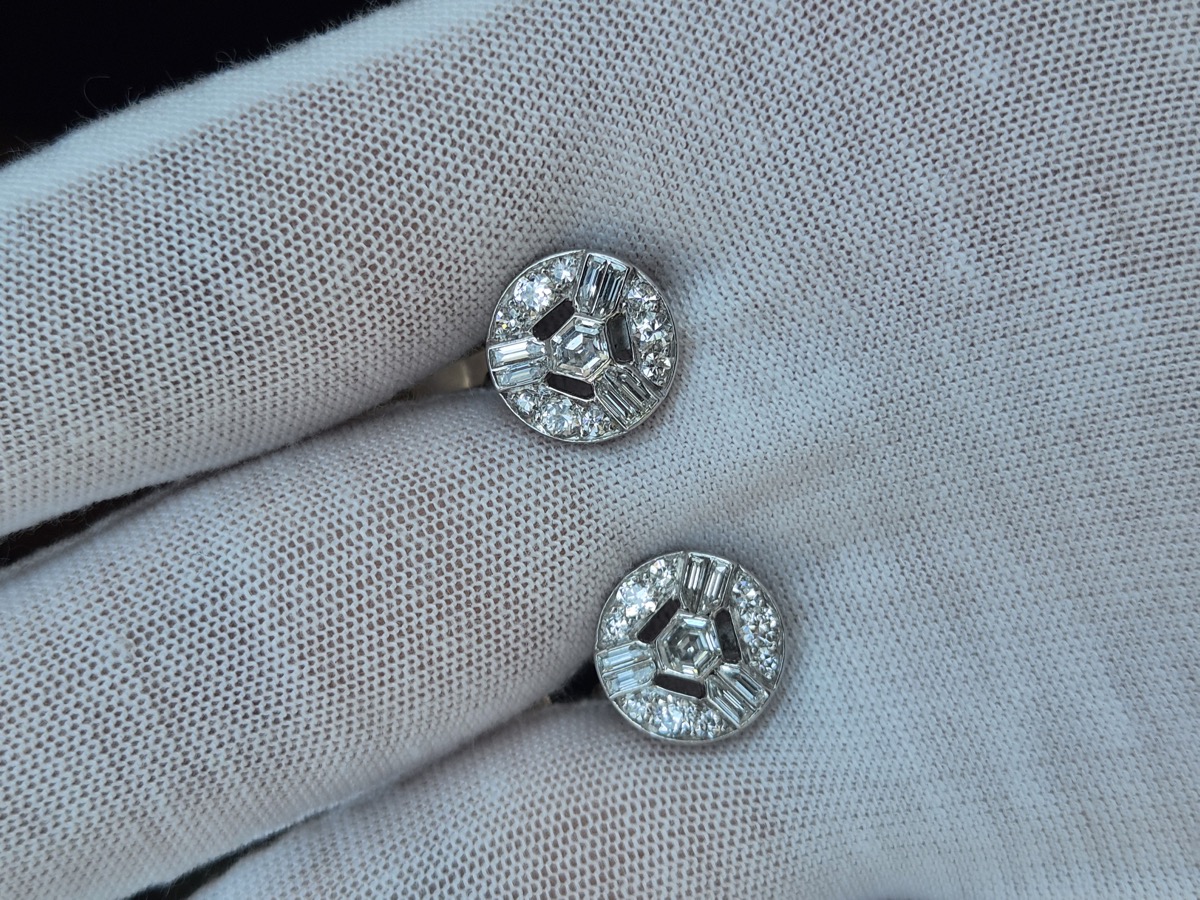 Art-déco-Ohrschmuck mit Diamanten